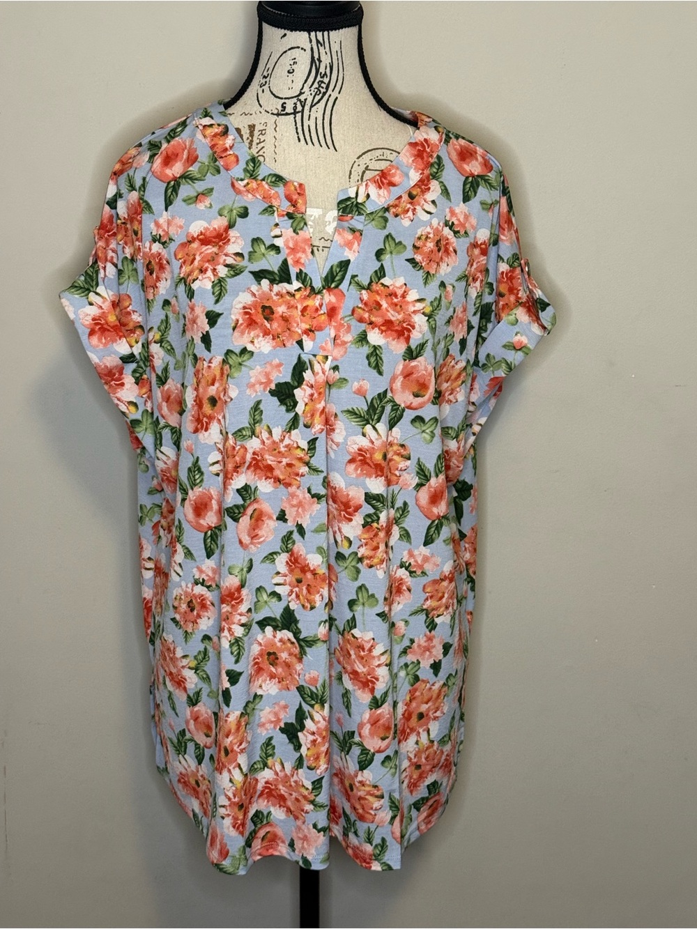 NWT-Dear Scarlett Light Blue Floral V-Neck Tunic, Coral Blooms-Sizes XL,2XL,3XL